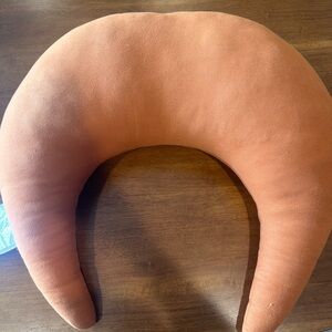 Snuggle Me Feeding pillow